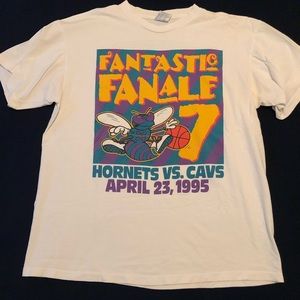 VINTAGE CHARLOTTE HORNETS T-SHIRT